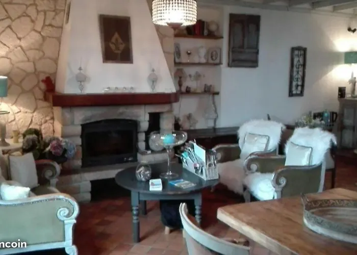 Domaine Du Mont Scolan Nocleg ze śniadaniem 3*